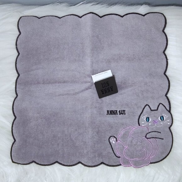 Anna Sui embroidered cat finger towel NWT - Picture 2 of 4